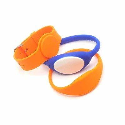 Customized Colour Waterproof Silicone RFID Wristband Classic 1k For Cashless Payment